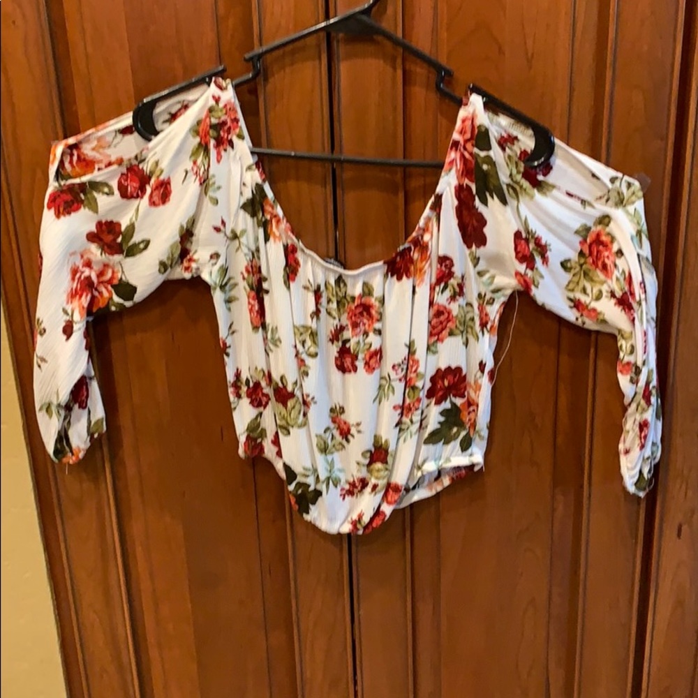 White floral, crop top, open shoulders